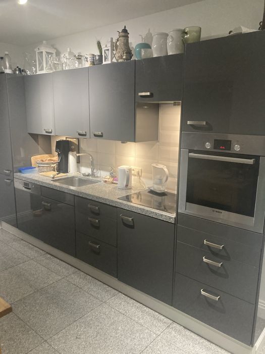 Kompletna kuchnia wysokiej klasy, granit, piekarnik, zmywarka, płyta