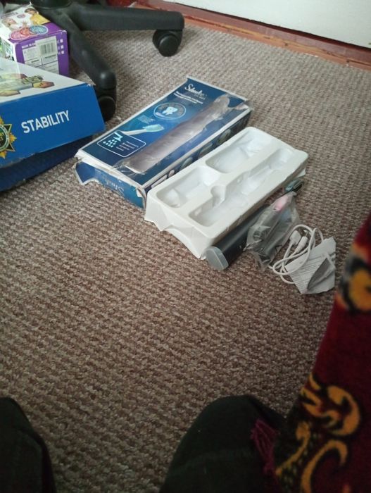 Продам електро зубну щітку