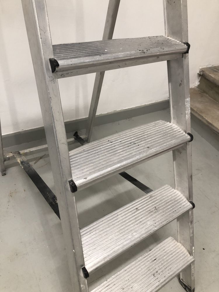 Escadote Profissional Teicocil 4 degraus
