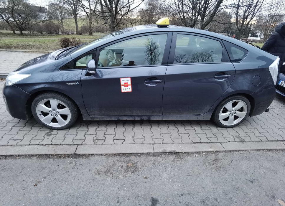 Wynajem toyota prius III UBER BOLT FREE NOW ITAXI  TAXI car rent ŁÓDŹ