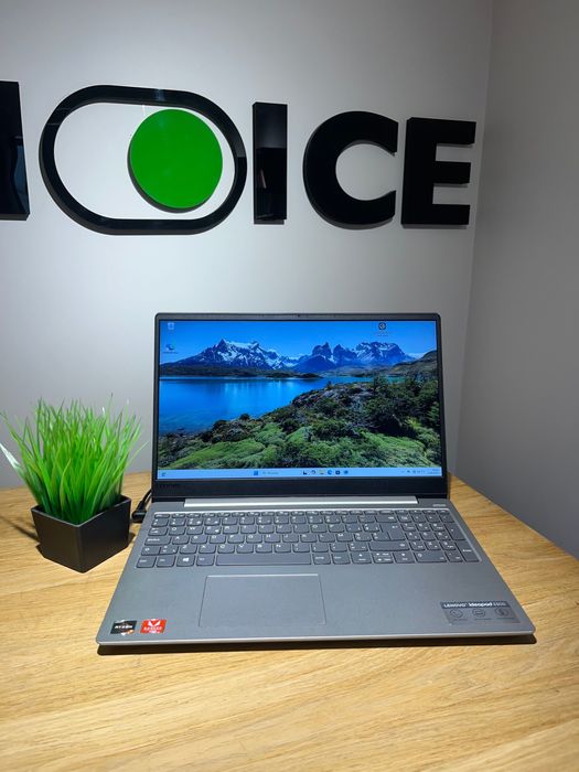 Laptop Lenovo IdeaPad 330S-15 AMD Ryzen 7 8GB/256GB SSD Klasa A-