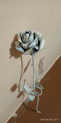 Троянда біла кована роза кованая белая красивая Подарунок Подарок