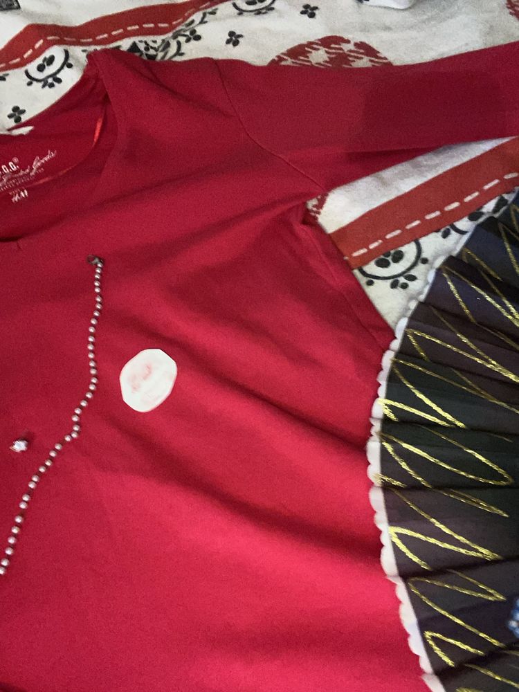 Bluzka h&m czerwona z dekoltem