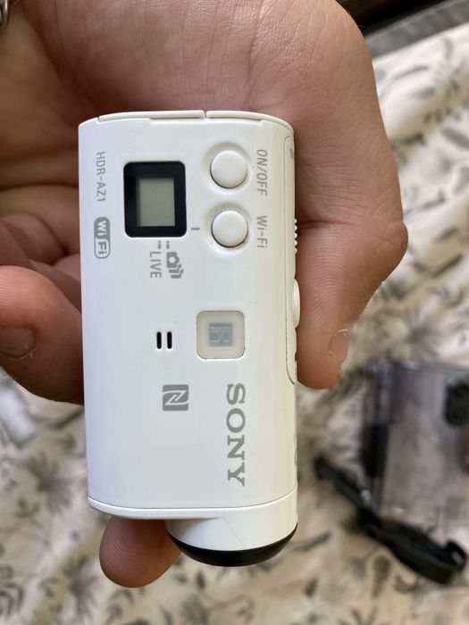 Продам Екшен камеру SONY HDR-AZ1