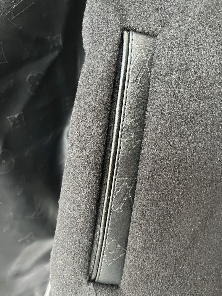 Casaco motard Louis Vuitton, preto, tamanho 52.