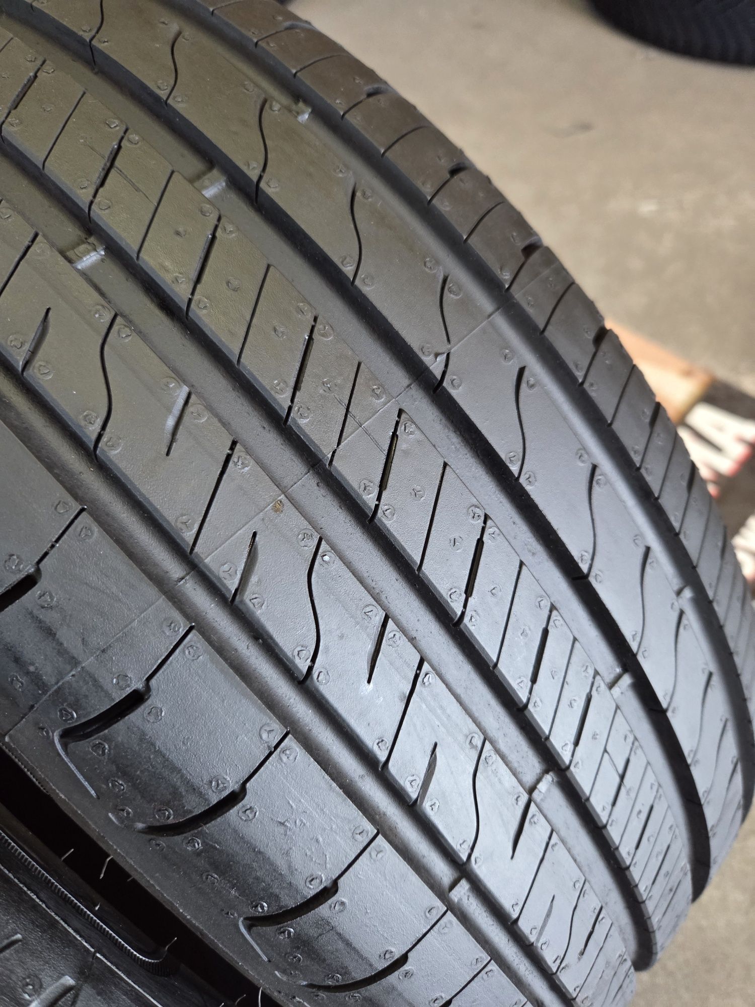 opony używane 205/50R17 Goodyear efficientgrip performance 2