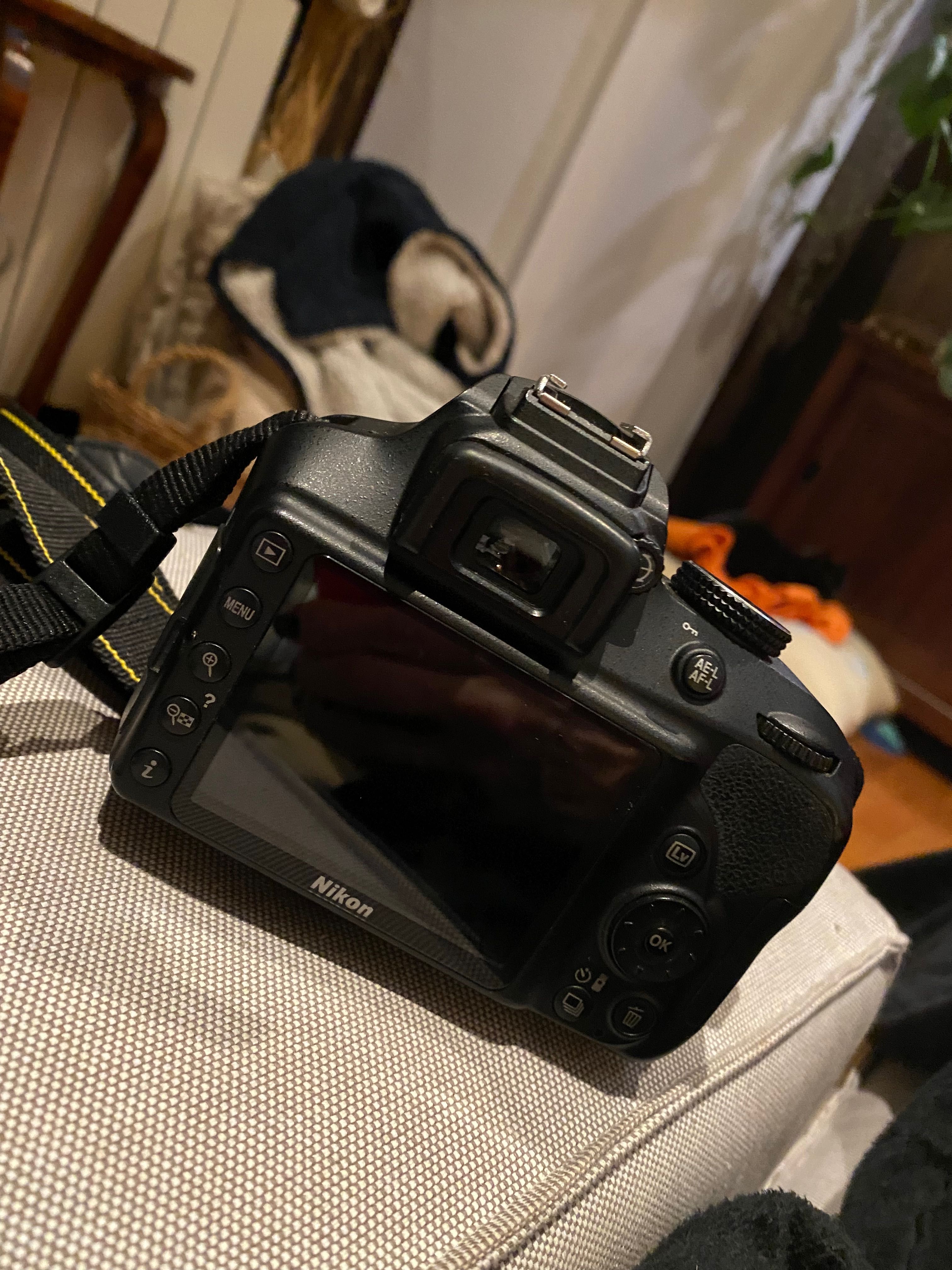 Máquina fotográfica Nikon D3400 + objectiva 18-55mm