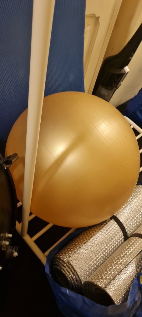 Vende-se bolas de pilates, STEP, e bolsas de equilíbrio