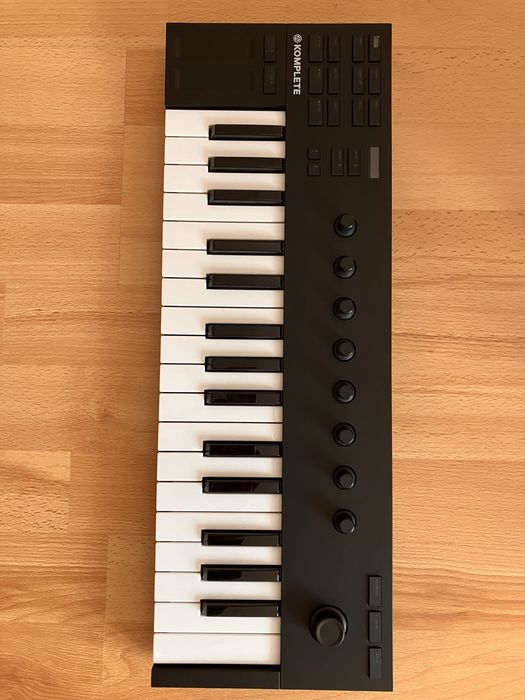 NI Komplete Kontrol m32