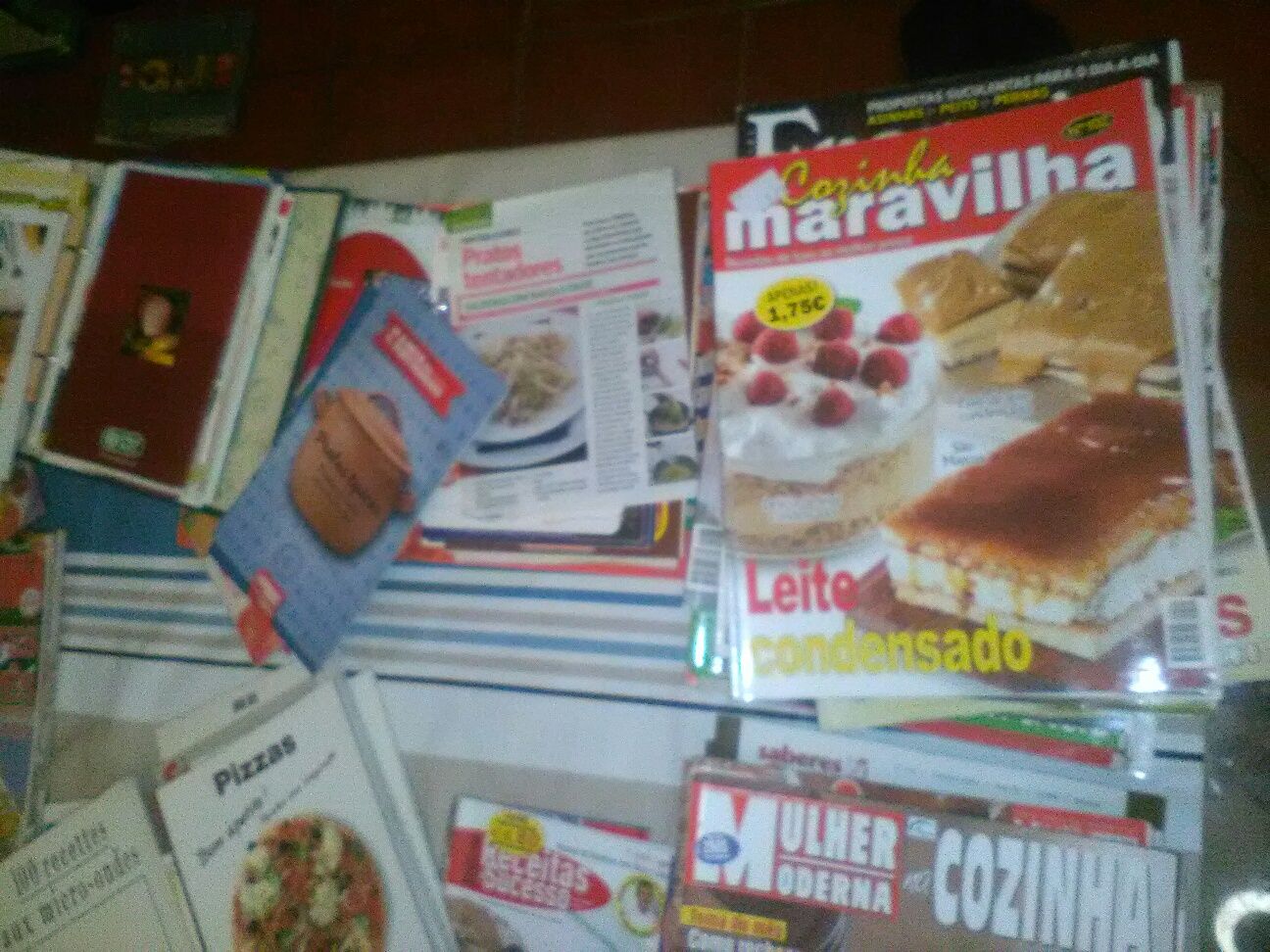 Lote de Livros e Revistas de Culinária