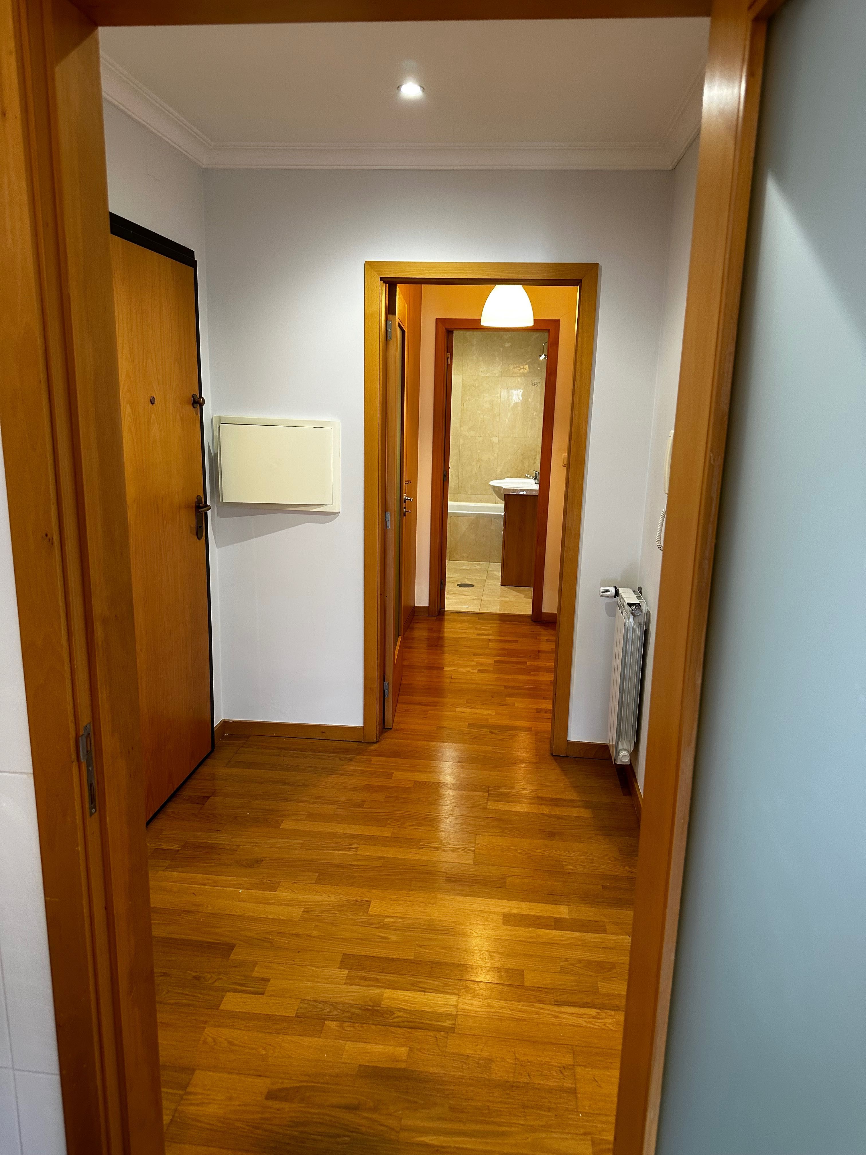 Apartamento T2 arrendar. Largo da Maternidade Porto c/ garagem