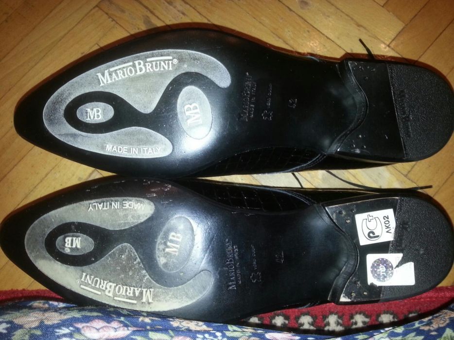 Продам фірменні шкіряні туфлі