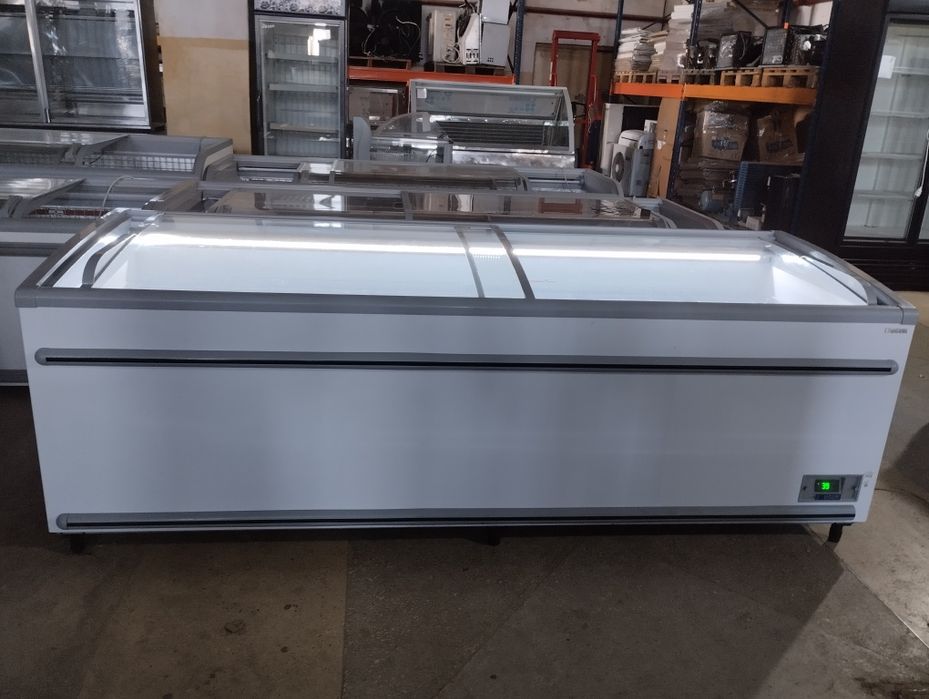 ЛАРЬ Морозильная UGUR 2.5 метра