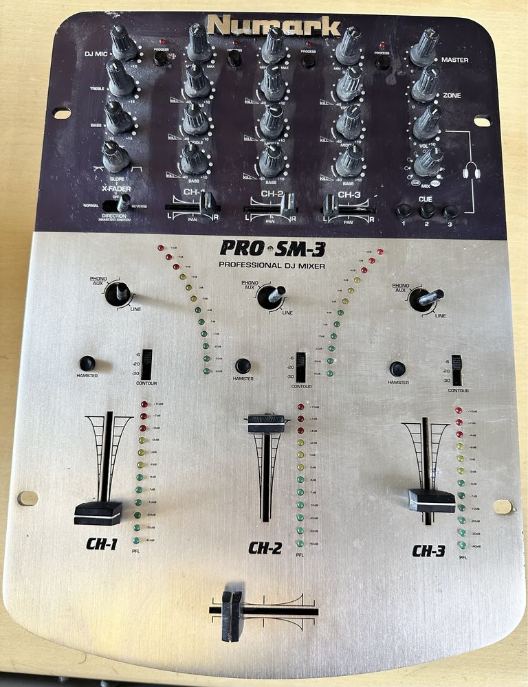 Mesa de mistura Numark sm-3