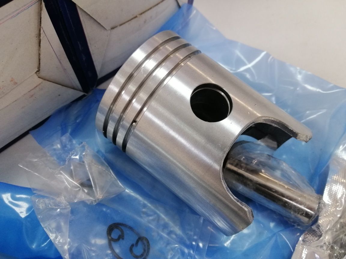 Поршня комплект ЯВА/JAWA 559-360-634-638-CZ Made in Тайвань.