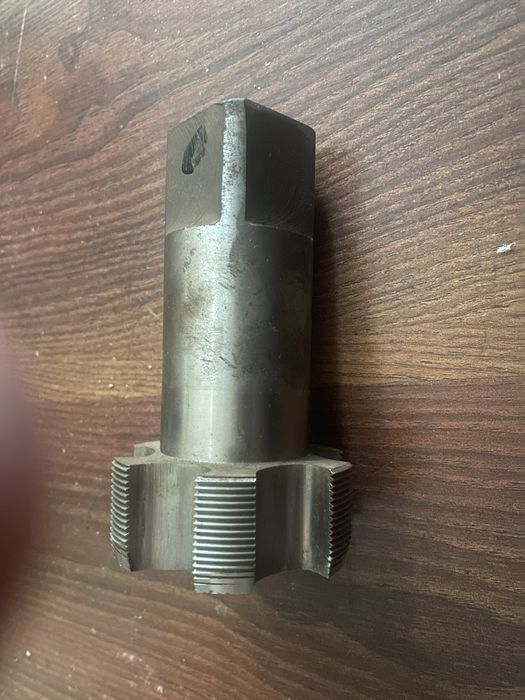 Метчик м64х1.5 продам