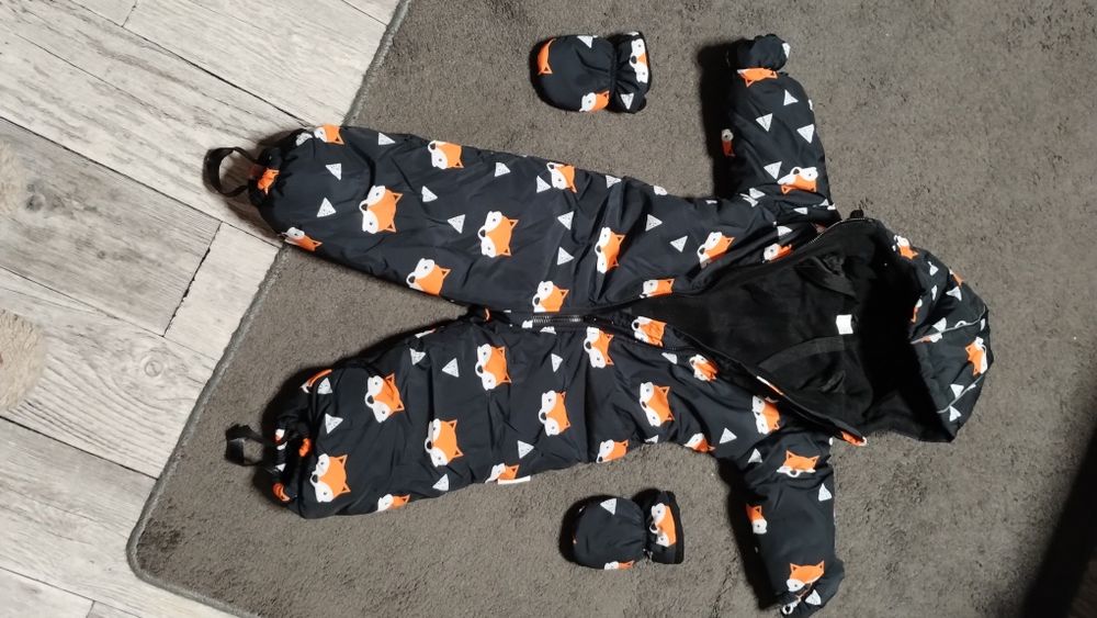 Зимовий комбінезон , підійде як хлопчику так і дівчинці.