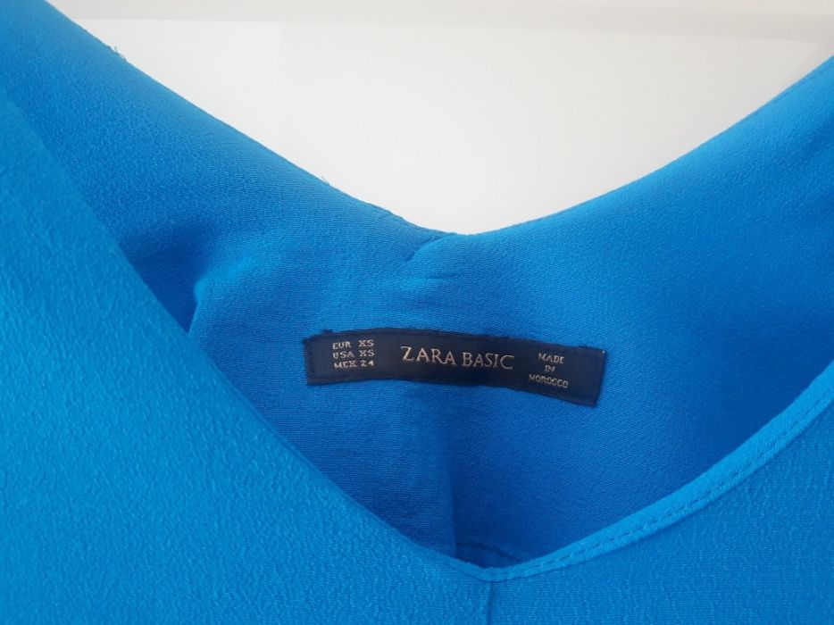 Top com decote em V da Zara
