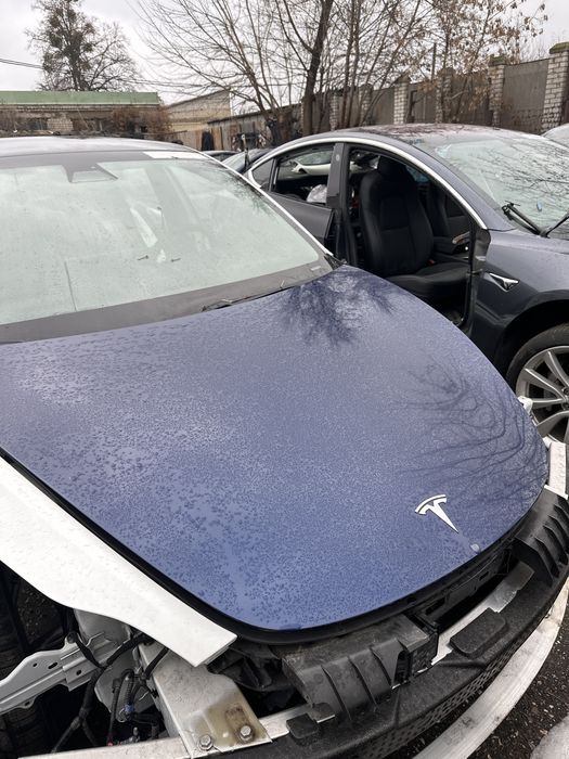 Капот Tesla Model 3 Y