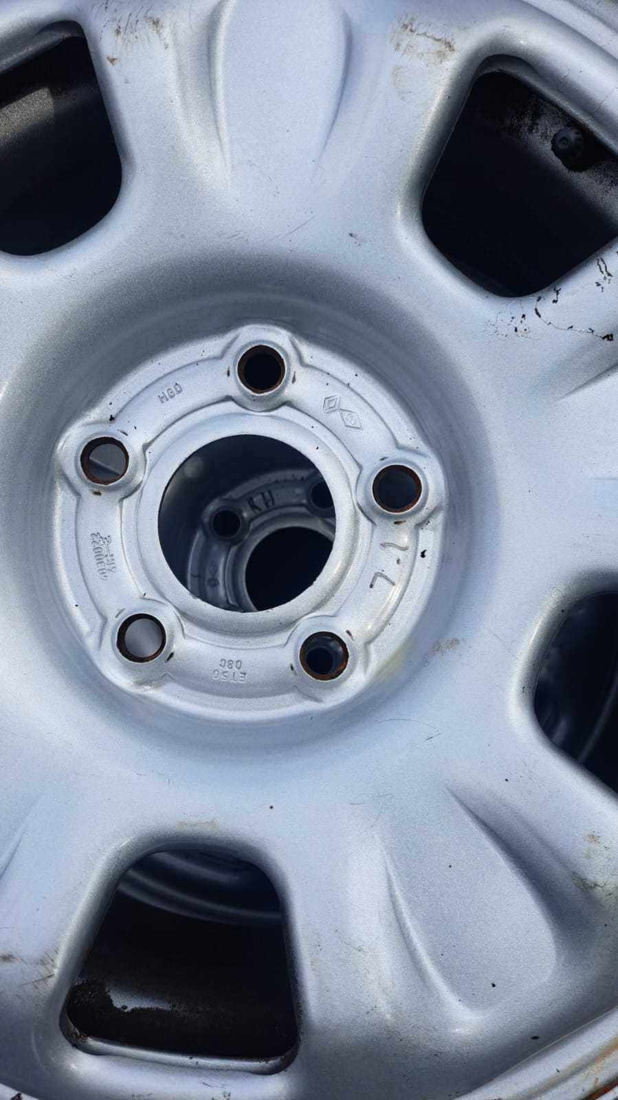 Felgi stalowe wraz z oponami 215/65 R16 ! Dacia Duster !
