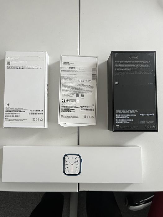 Коробки в асортименті.