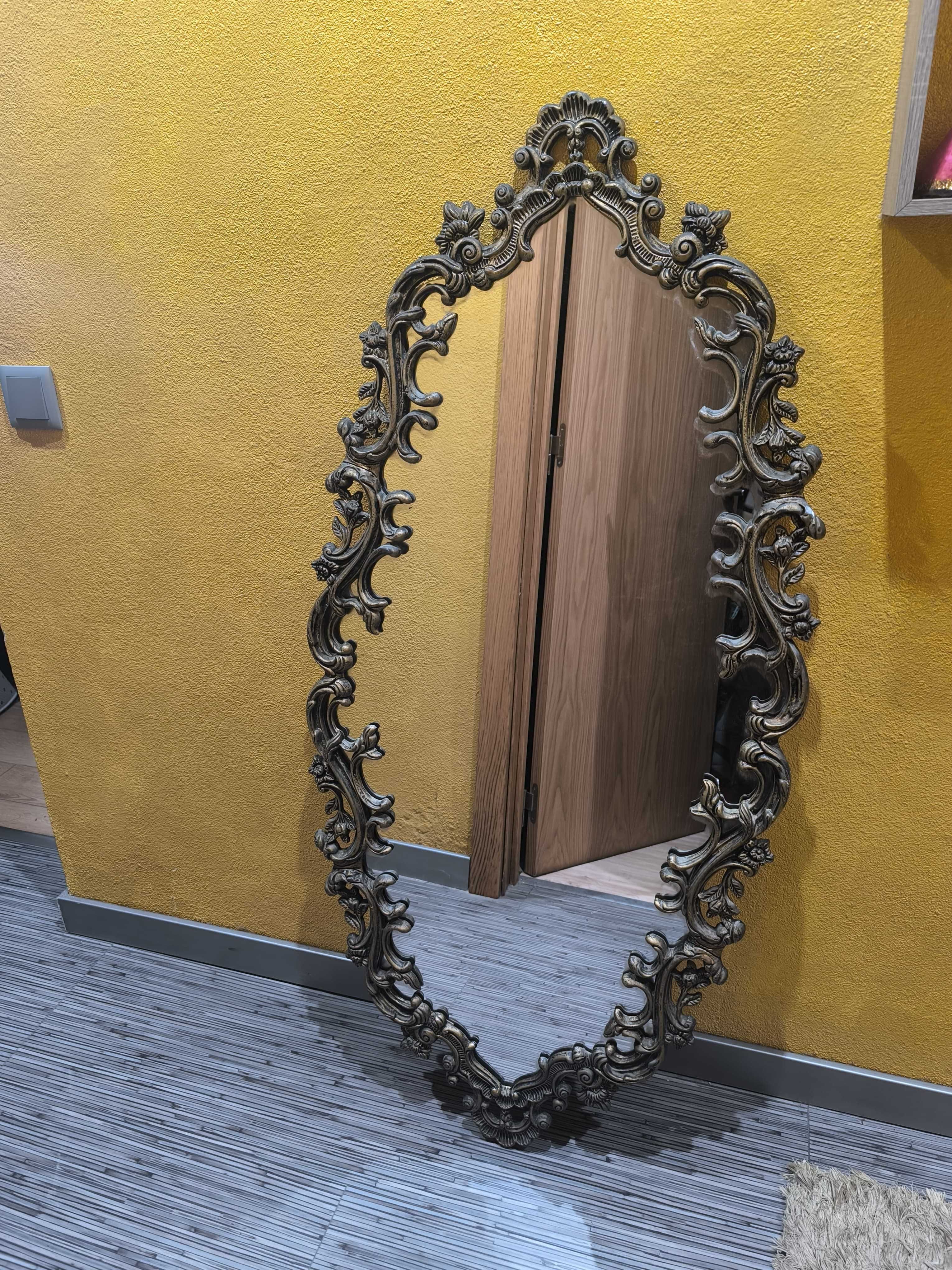 Espelho em latão ornamentado