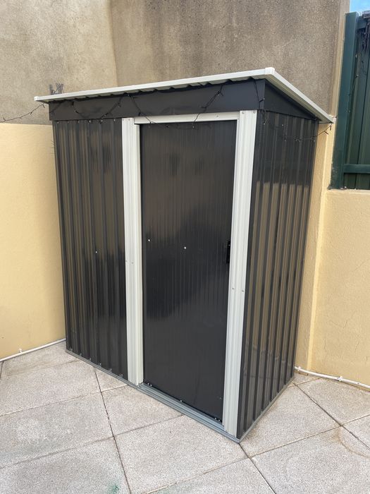 Abrigo de Metal para Quintal/Jardim
