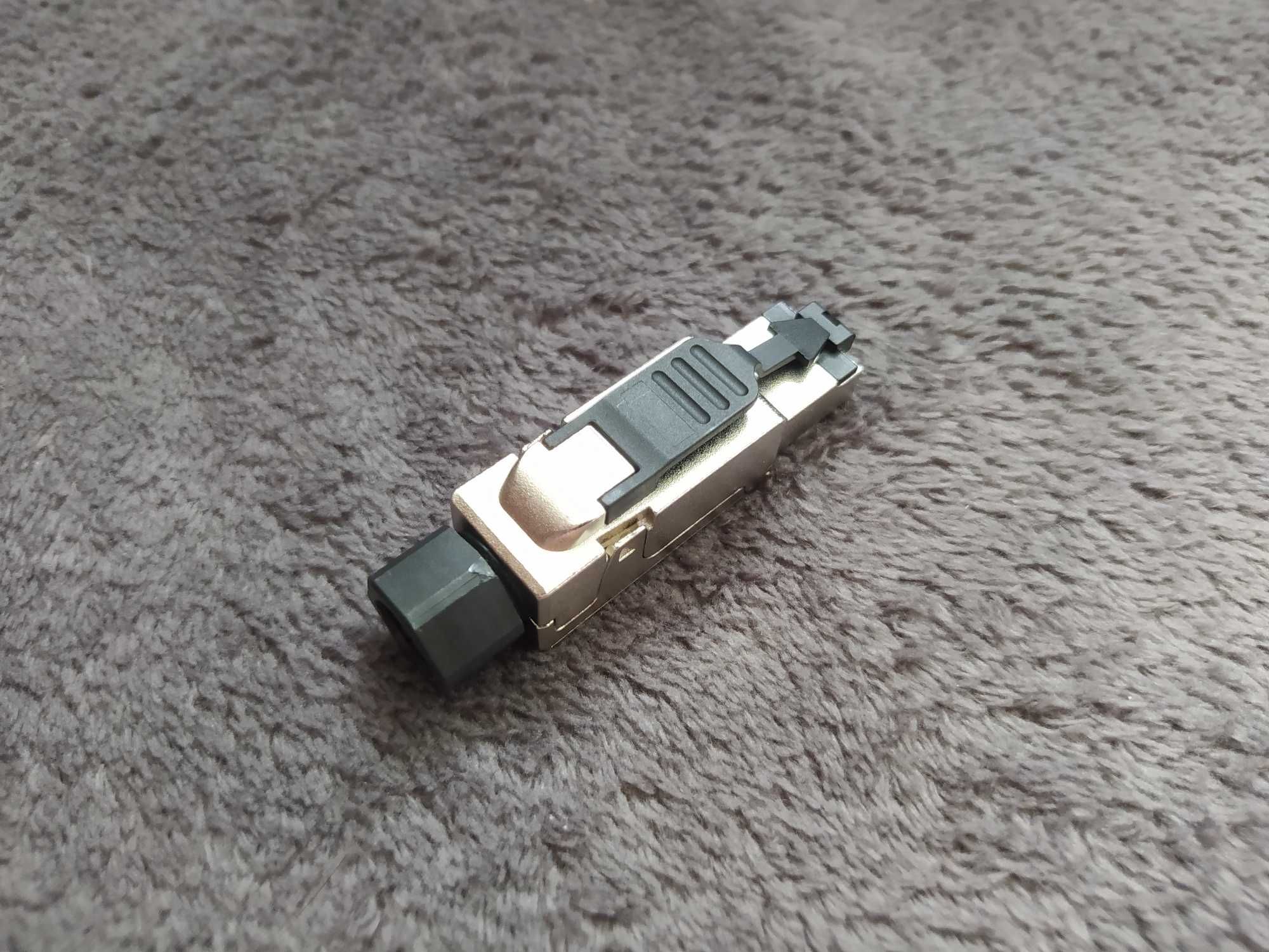 RJ45 wtyk kat. 6a STP prosty, beznarzędziowy, drut, Schrack HSISR6SI3A