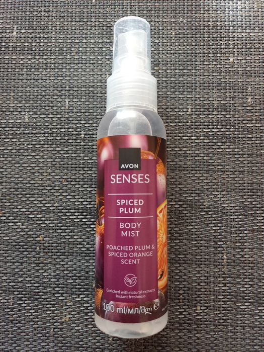 Mgiełka do ciała Spiced Plum 100 ml Avon