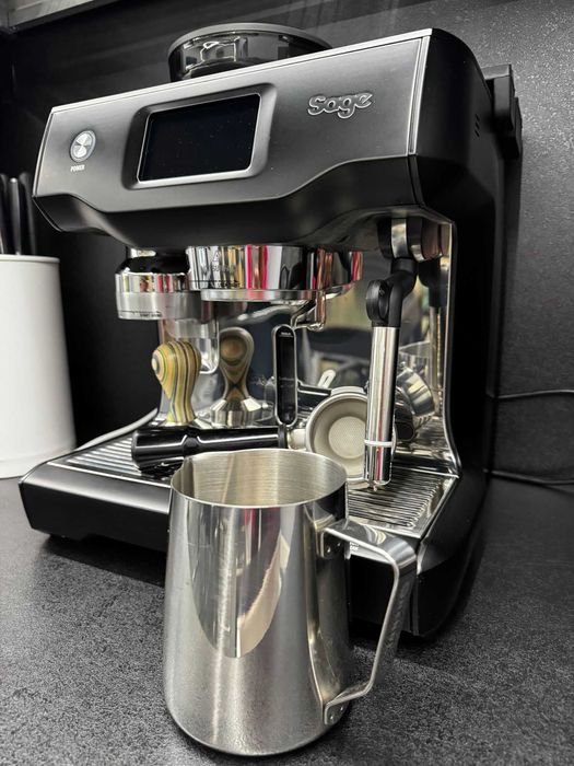 Kolbowy ekspres do kawy Sage SES990BTR