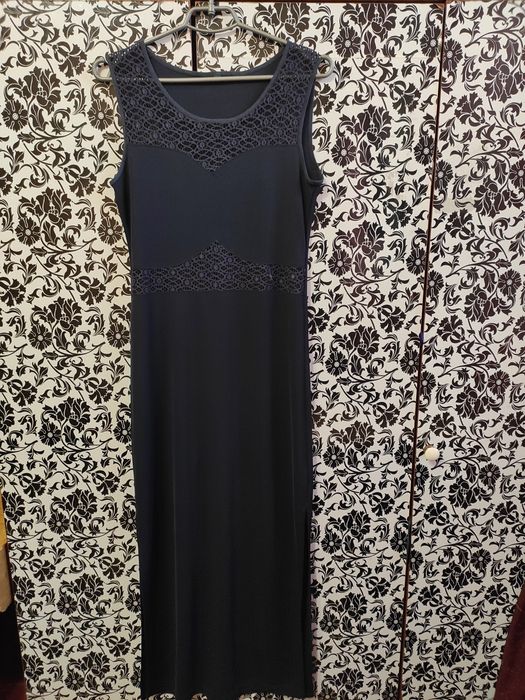 Сукня жіноча з накидкою