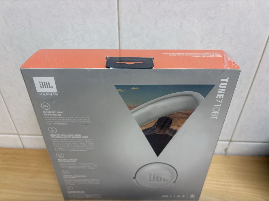 Auscultadores JBL by Harman Tune 710BT - cor branca, caixa selada