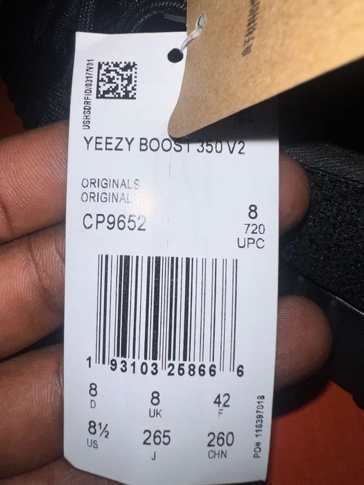Yeezy boost 350 V2 BLACK RED
