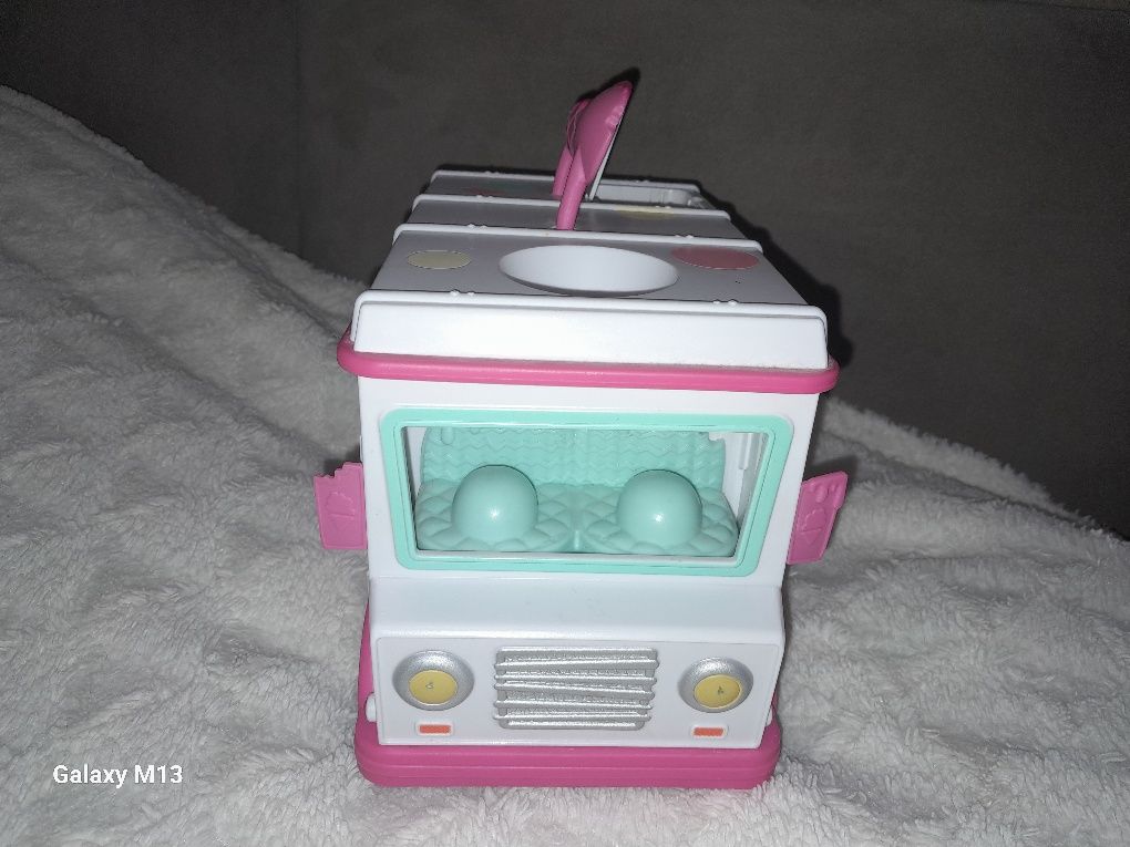 Num noms ciężarówka autobus barbi