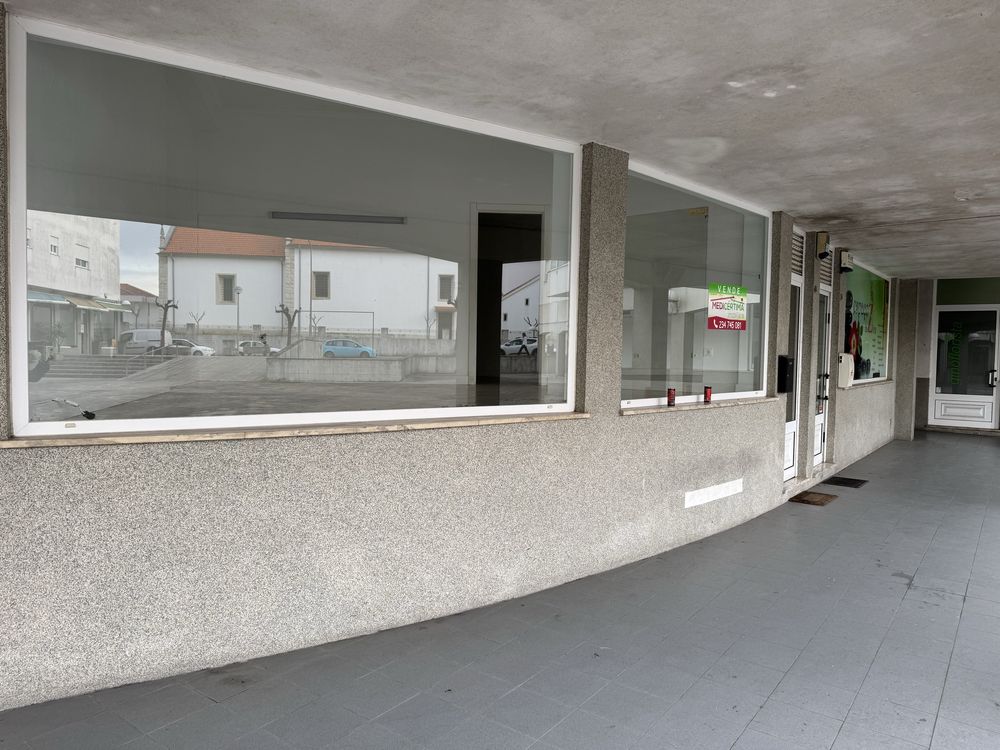 Vende-se ou aluga-se loja comercial