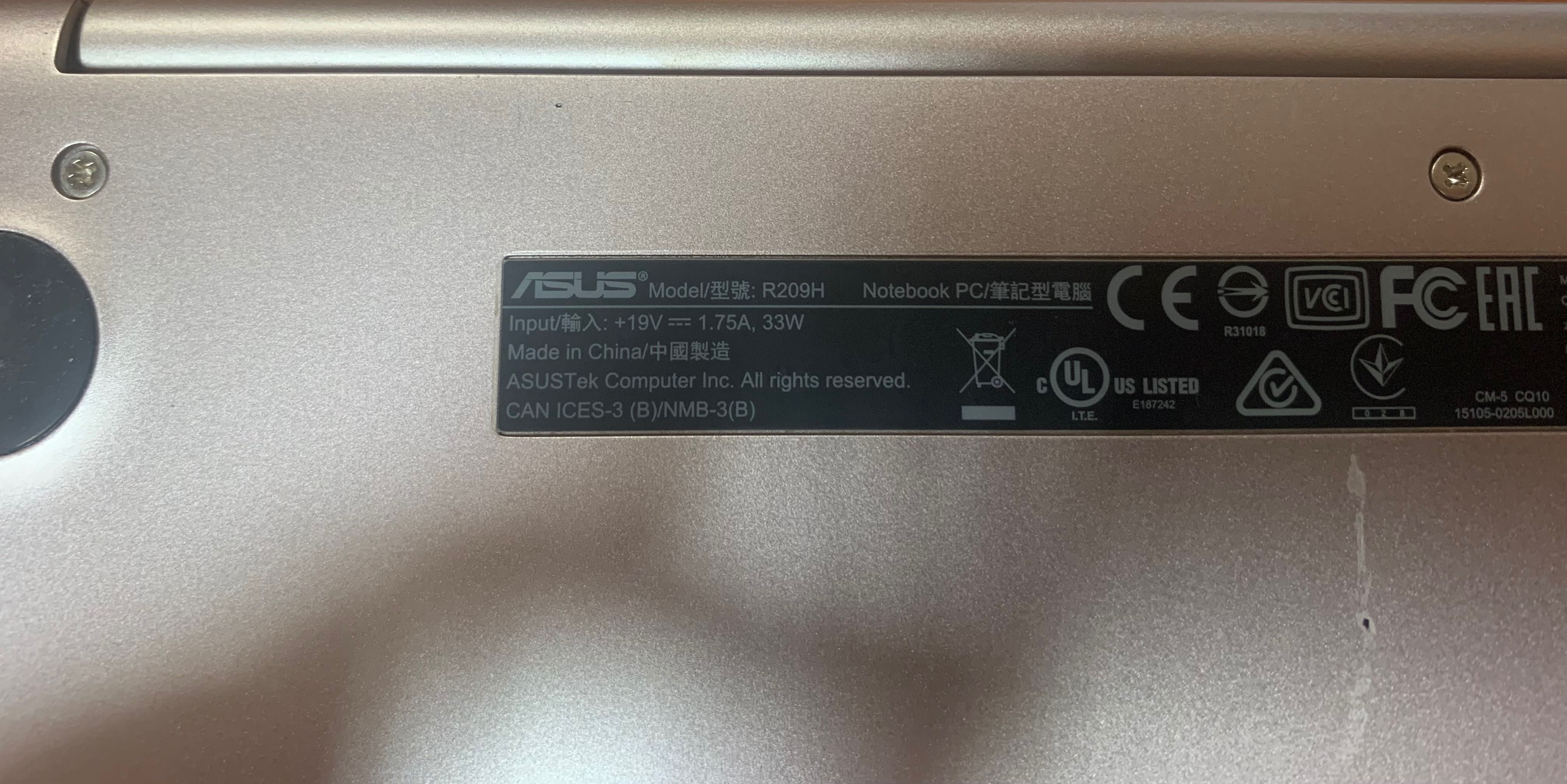 Złoty Asus VivoBook