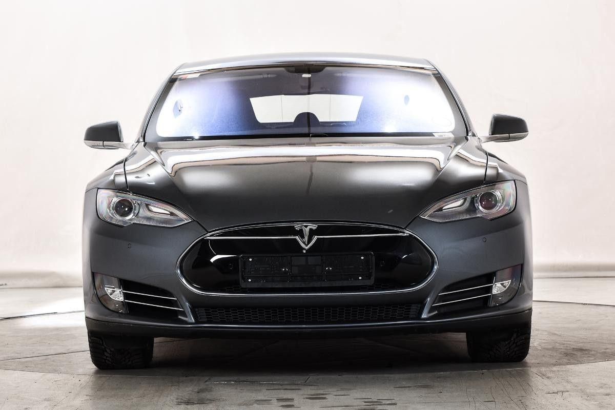 Tesla Model S 85