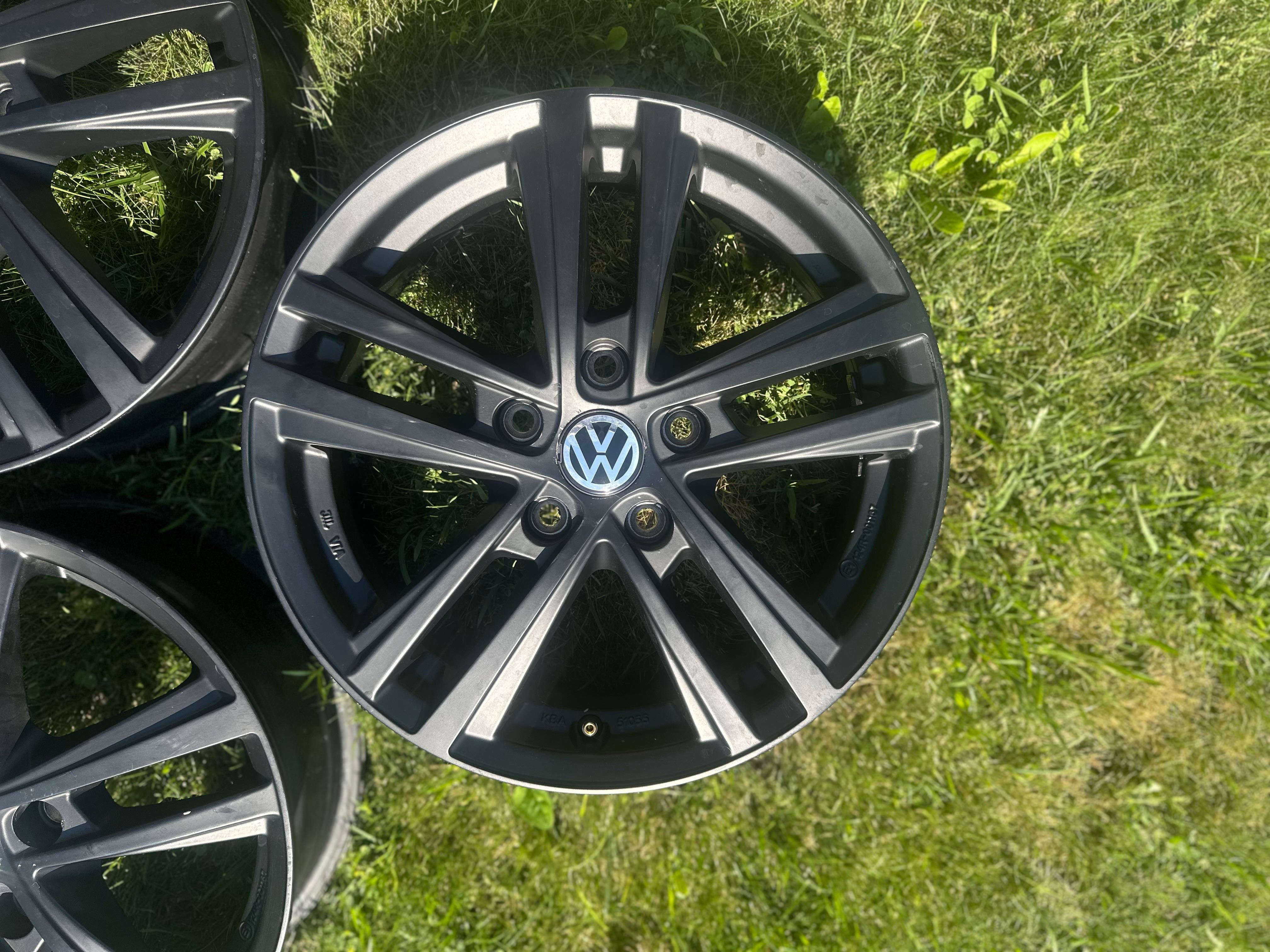 Титанові диски 5 112 R16 VAG Group Black Matte Edition