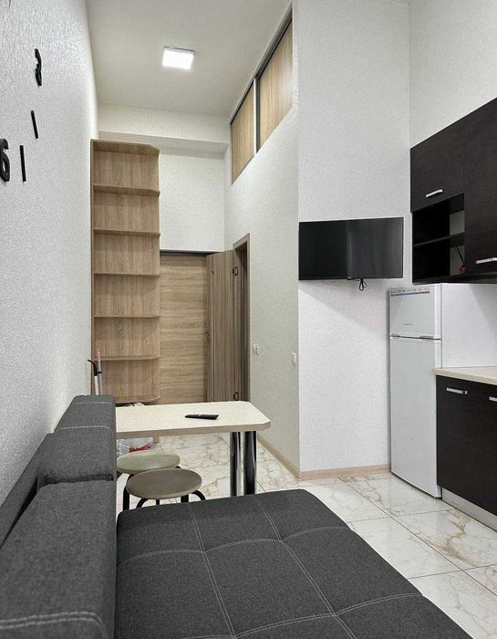 Продам квартиру студию (404002)
