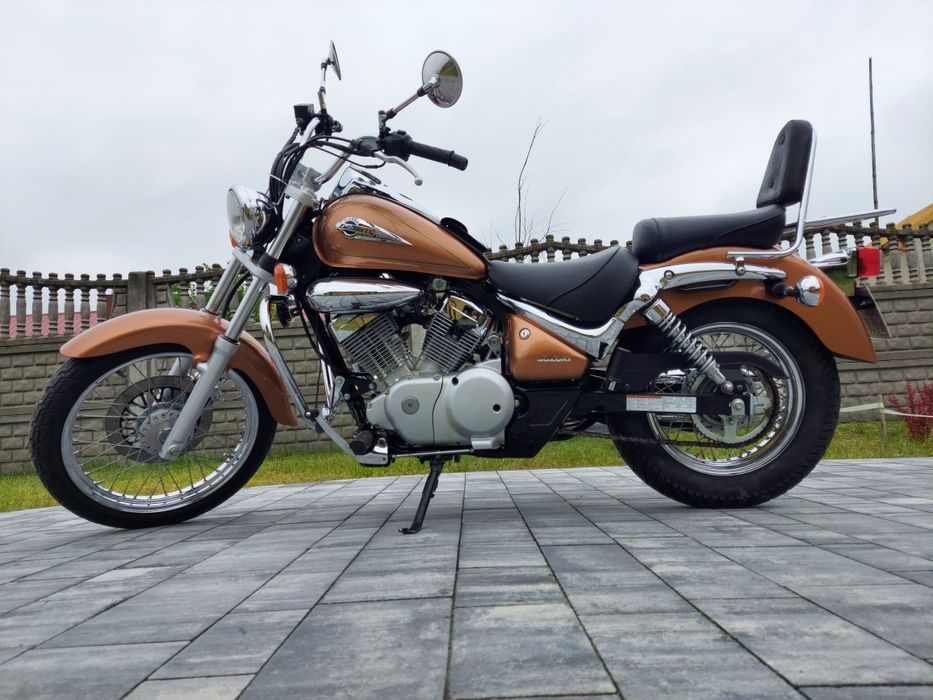 Suzuki Intruder 125, fabryka