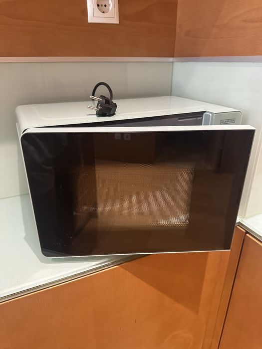 Microondas 20L 700W Kuppler