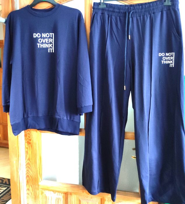 Damski komplet dresowy firmy WAWA