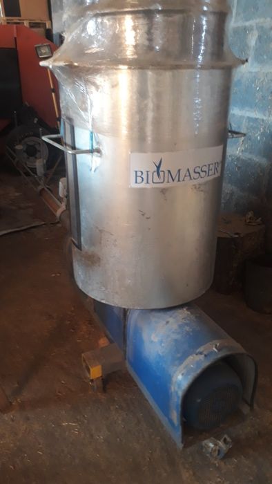 Brykieciarka do slomy torfu Biomasser