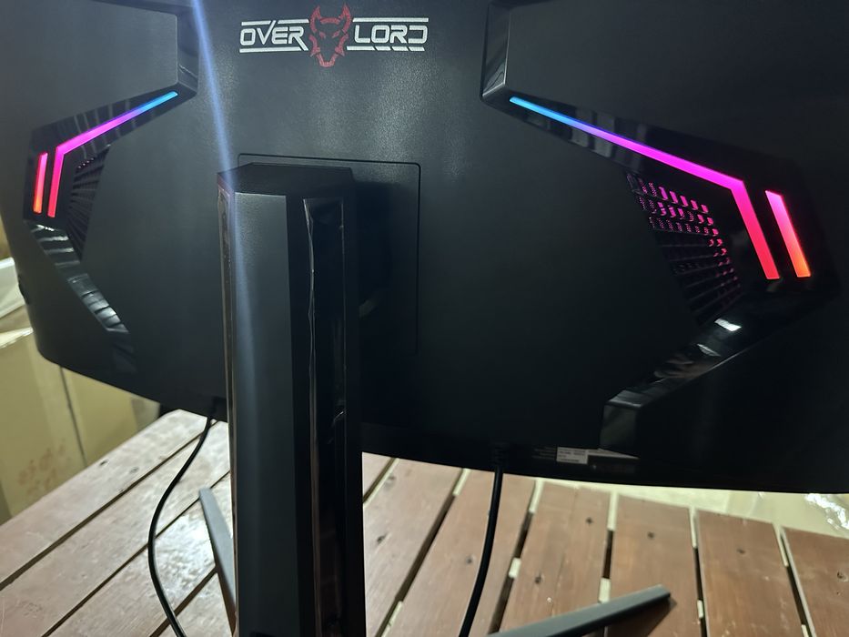 34ʼʼ QUBE Overlord C34UQ144