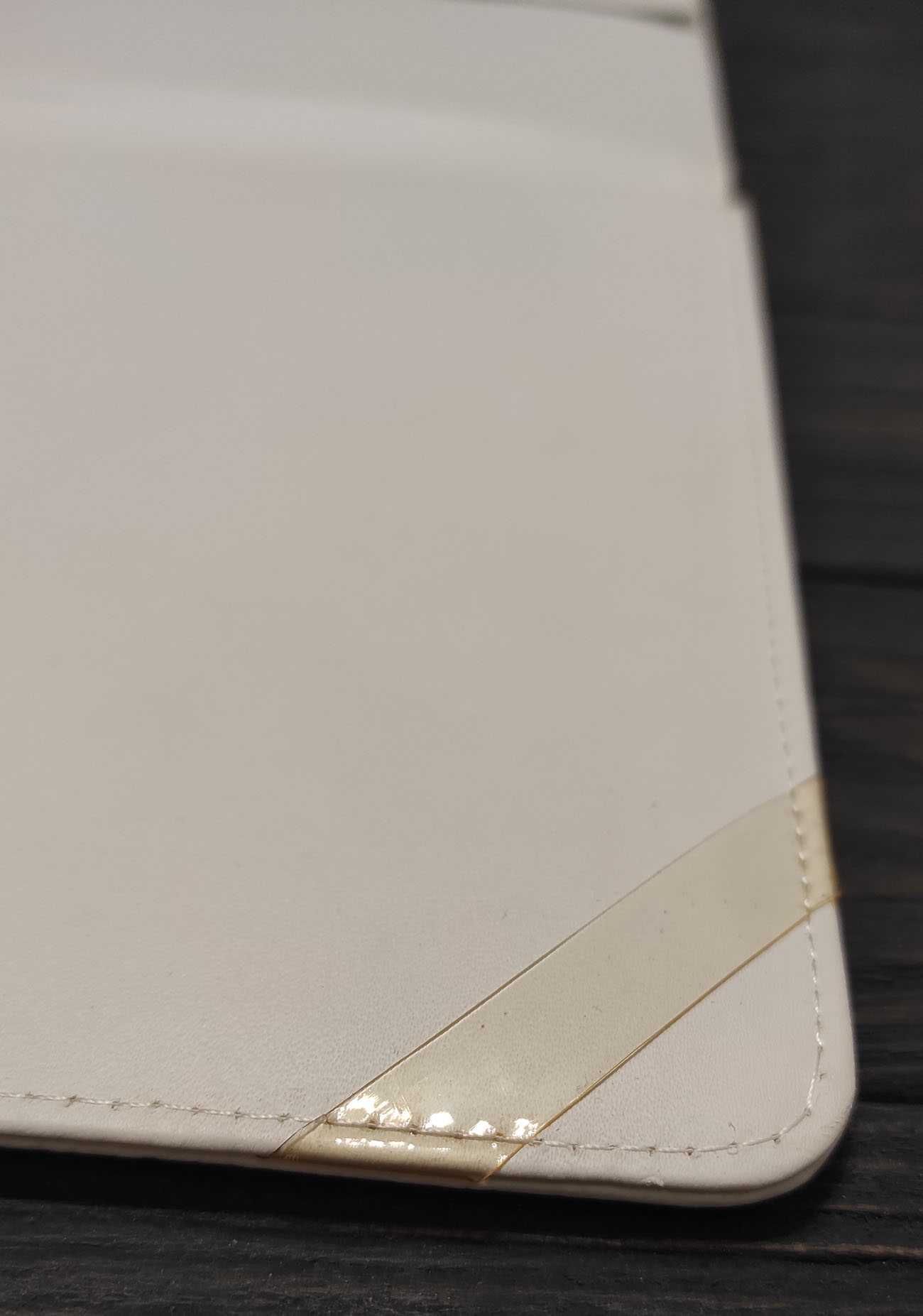 Чехол для MacBook Air 11" Fitcase Luxury Series кожа белый DCCA-10-WHT