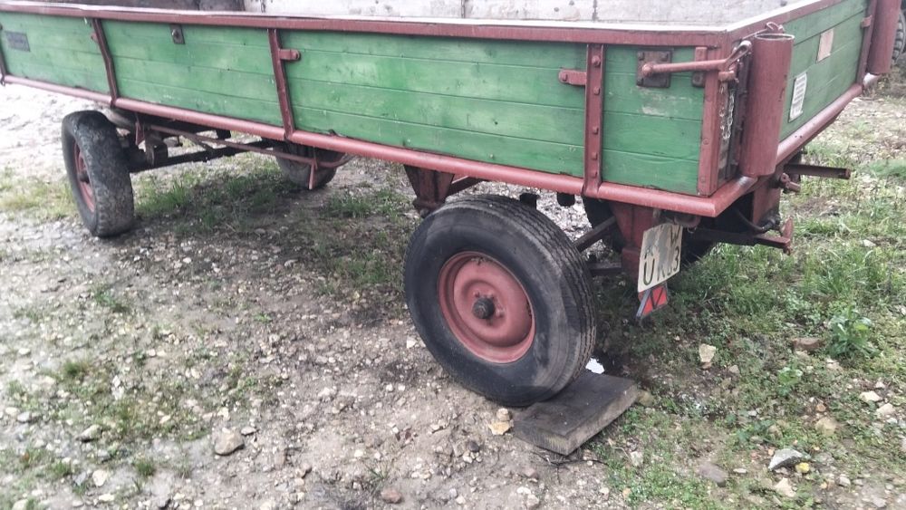 Przyczepa rolnicza wywrotka niemiecka jednoosiowa dwosiowa 3 strony wy