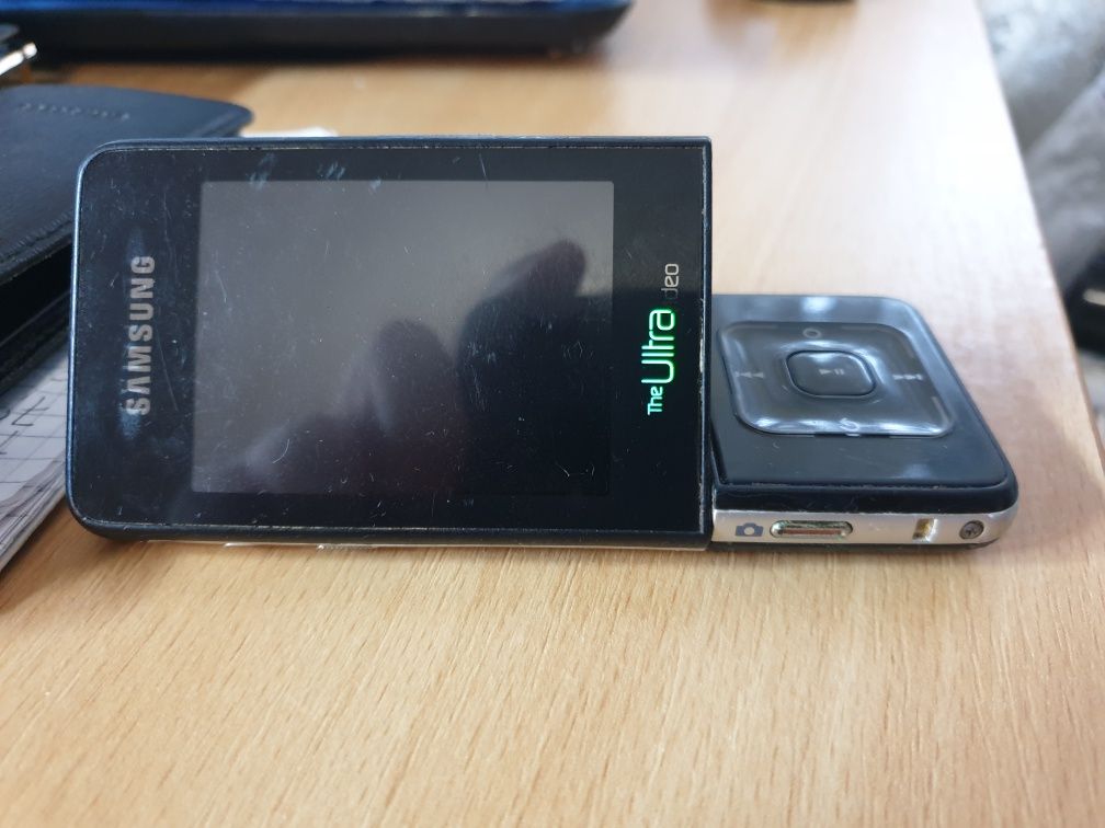 Samsung F500 ретро раритет винтаж антиквариат телефон в коллекцию