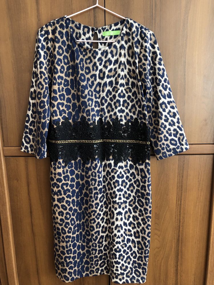 Сукня з леопардовим принтом