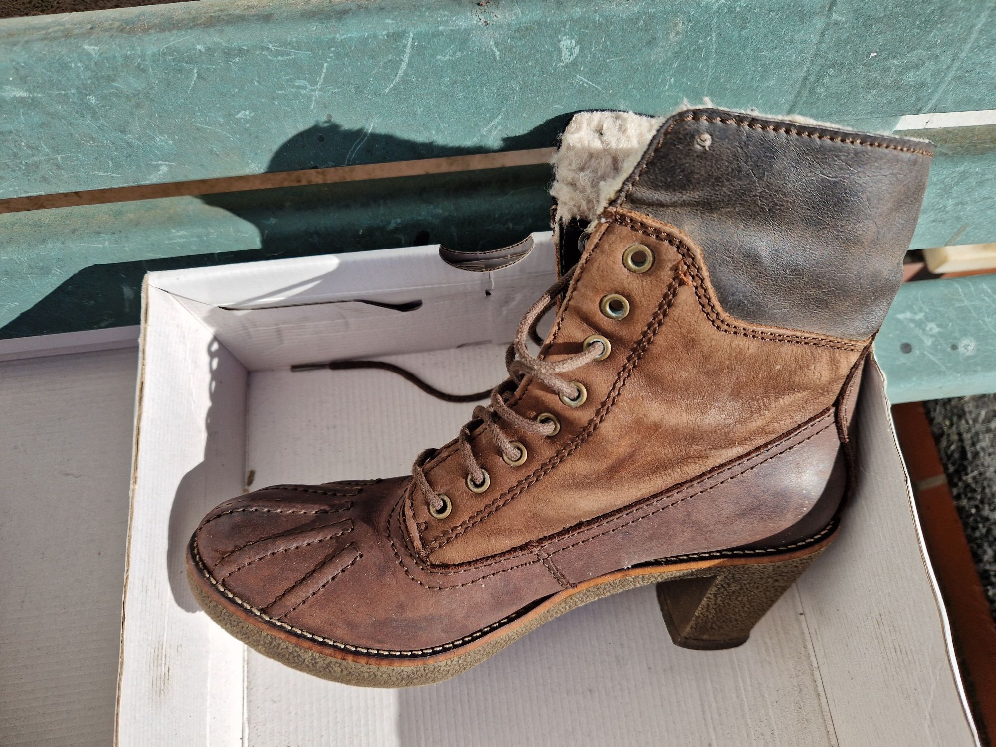 Bota inverno tamanho 38 com pêlo quentes e confortaveis