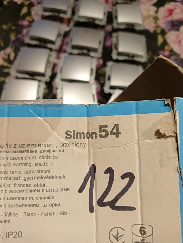 Włącznik światła Simon 54